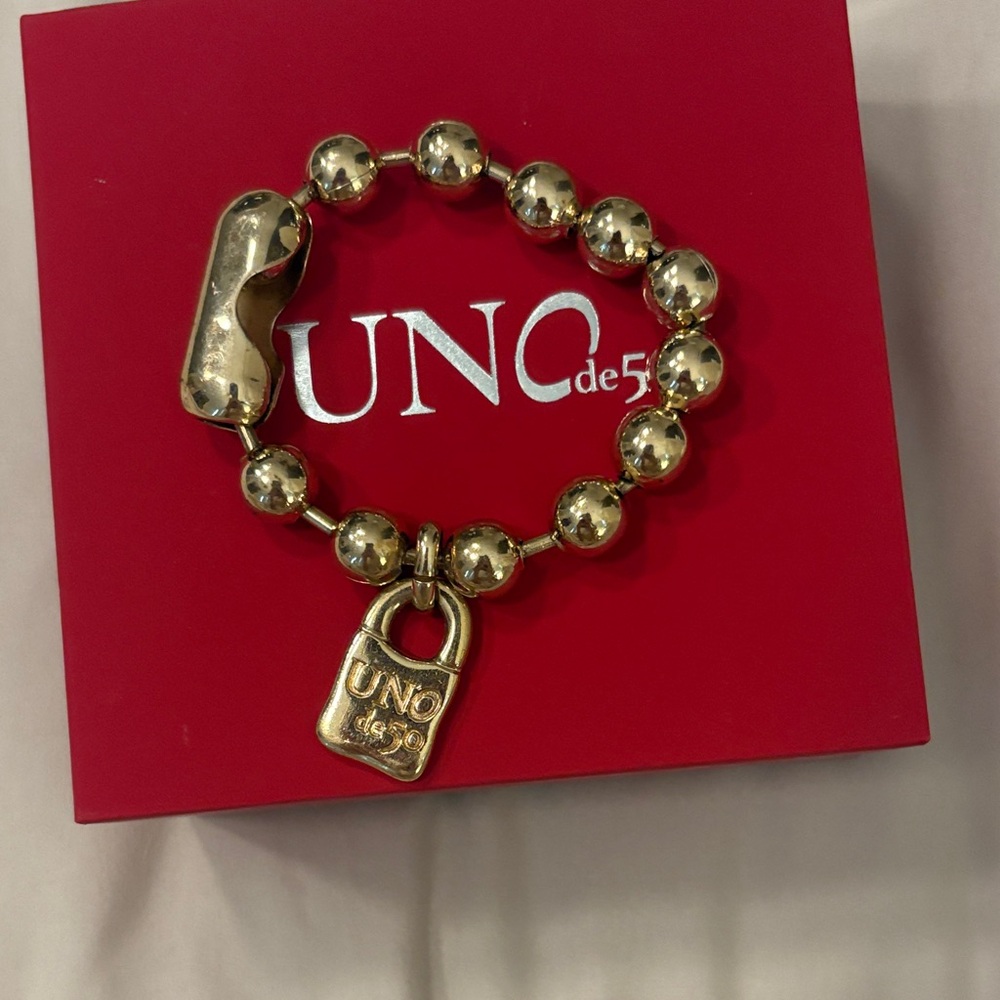 UNO de 50 Gold Lock Charm Bracelet